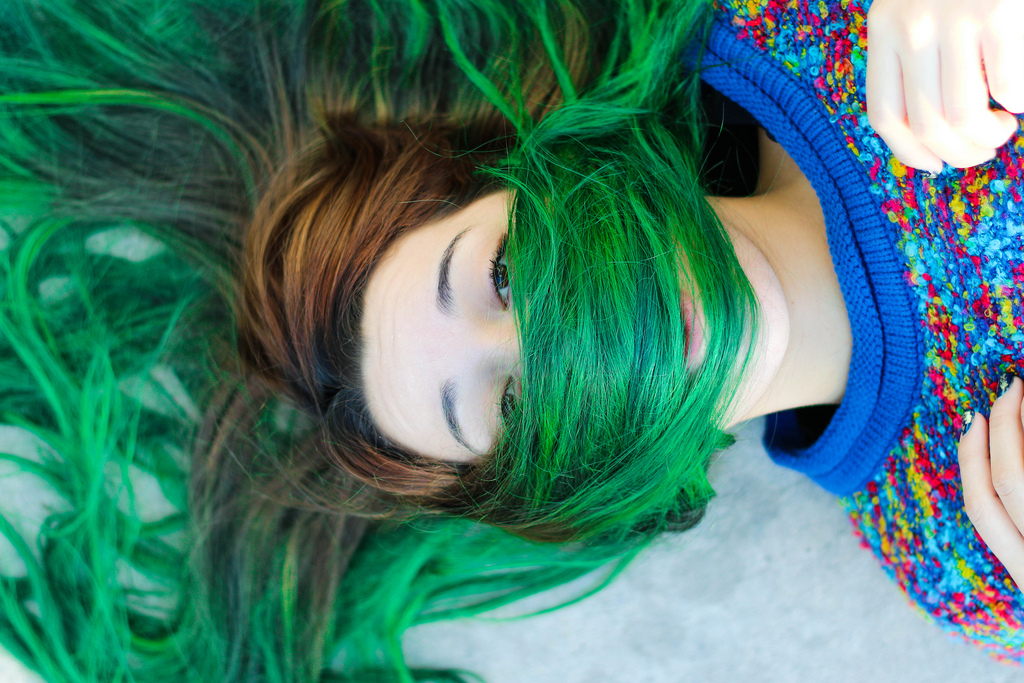 chlorine bleached hair green