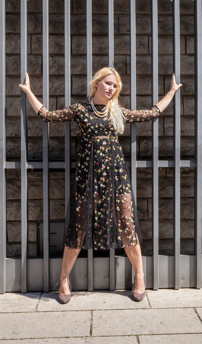 Miriam Ernst Fashion Blogger Flower Garden Dress Fall Trend 4 Min Be Sparkling